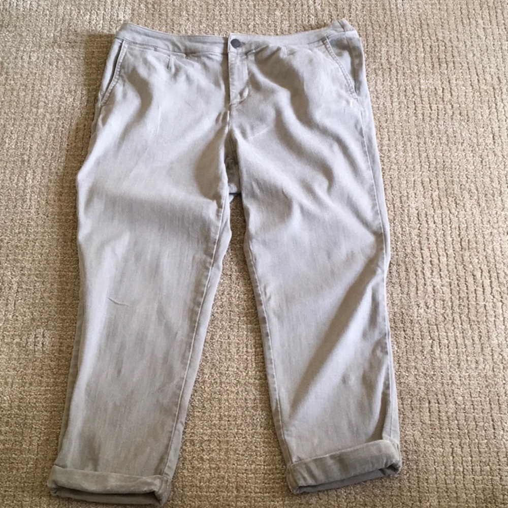 Cropped pants